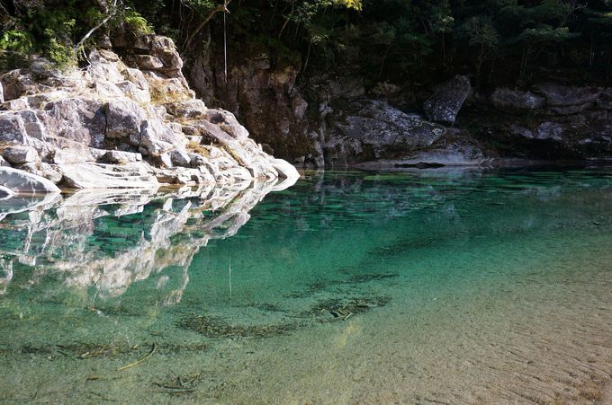銚子川ブルーは水色の奇跡！思わず息をのむ三重・魚飛渓の絶景スポット