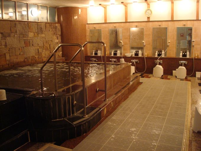 雷門まで徒歩２分！大浴場でゆったり「浅草セントラルホテル」