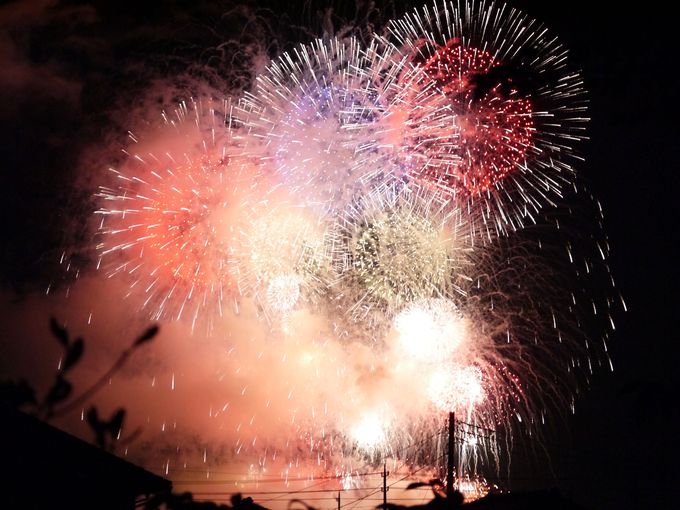山梨県最大級「神明の花火大会」をラクラク観覧する方法とは？