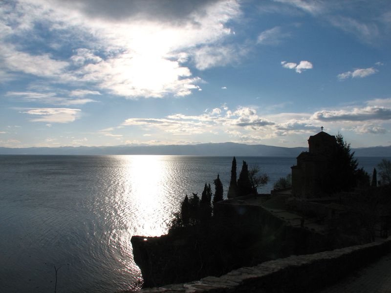 穴場の世界遺産ならココ！マケドニア・オフリド湖と美しくのどかな教会の街！