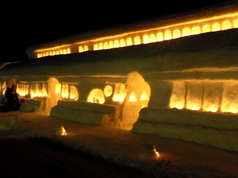 雪と灯火で幻想的な旅籠再現！月山志津温泉「雪旅籠の灯り」