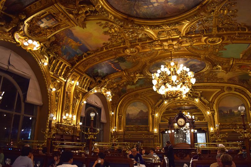 パリの伝説の駅中老舗レストラン「ル・トラン・ブルー」 | フランス | トラベルjp＜たびねす＞
