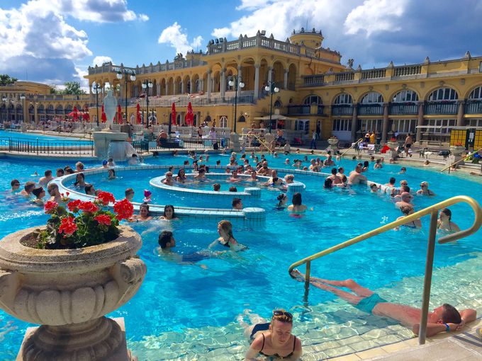世界で唯一の温泉都市！ブダペスト「セーチェニ温泉」で『テルマエ・ロマエ』の世界を | ハンガリー | トラベルjp 旅行ガイド