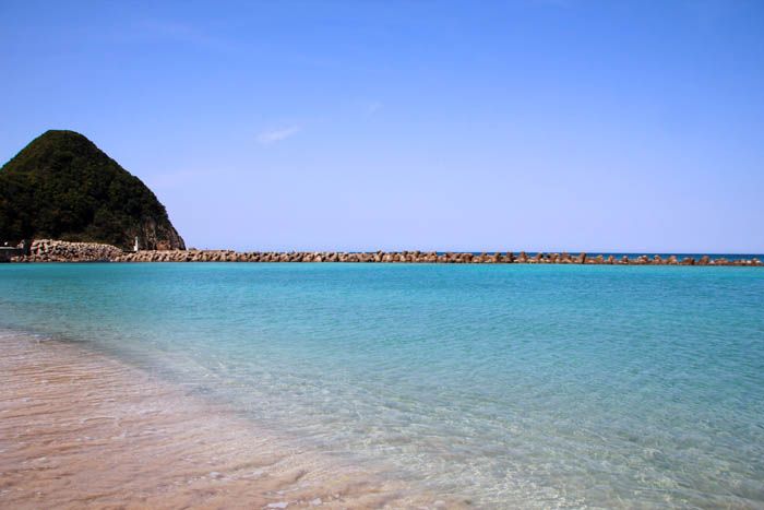 青い海と白い砂浜をガッツリ楽しもう！兵庫県竹野浜
