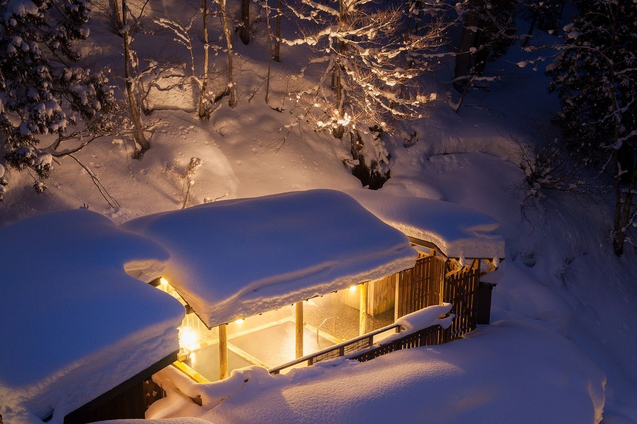 豪雪新潟のほっこり雪見風呂・松之山温泉「ひなの宿 ちとせ」