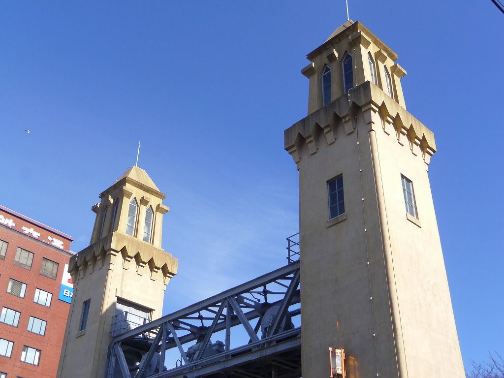 名古屋の近代建築「松重閘門」は美しき尖塔が目印！