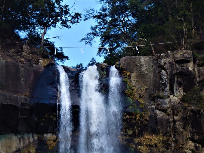 日本三名瀑のひとつ・那智の滝に圧倒！和歌山「飛瀧神社」