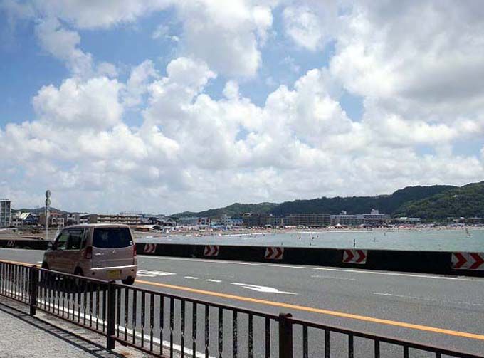 湘南ドライブの便利スポット「逗子海岸ロードオアシス」駐車場無料の裏技も！