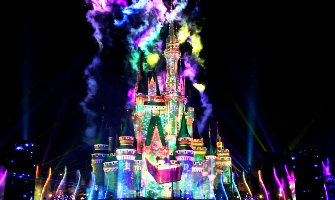 「Celebrate! Tokyo Disneyland」は感動の連続！見どころを解説